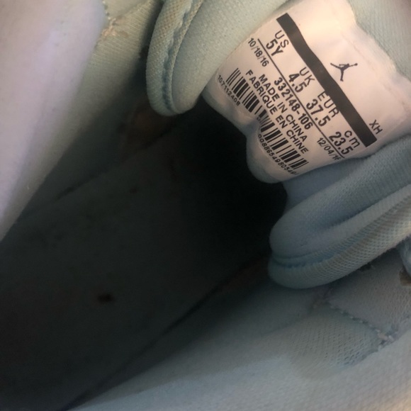 Nike Air Jordans Size 5Y - Picture 4 of 4